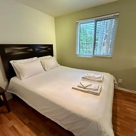 North Nanaimo Gem - Garden-View Room With Private Ensuite Екстер'єр фото