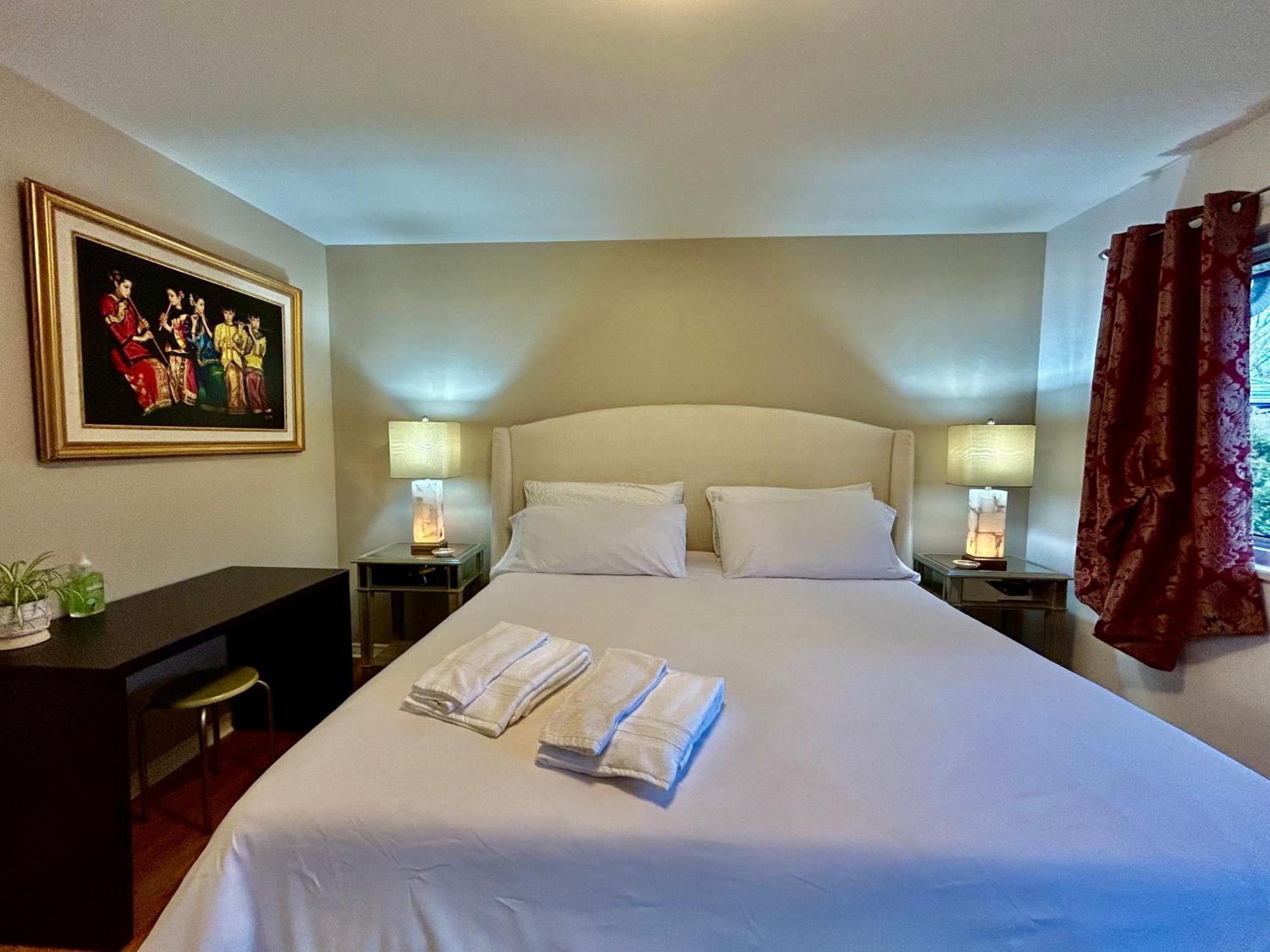 North Nanaimo Gem - Garden-View Room With Private Ensuite Екстер'єр фото