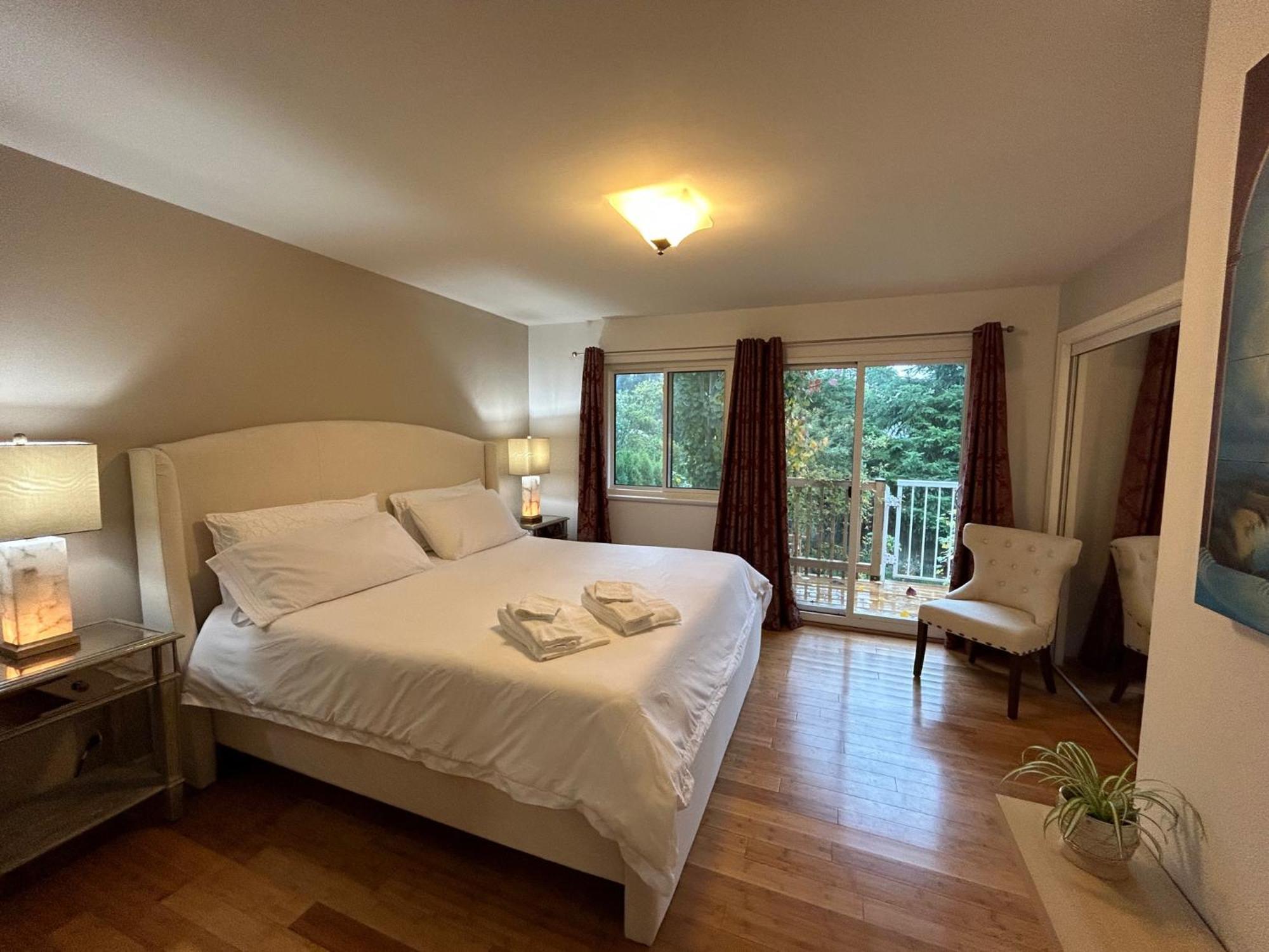 North Nanaimo Gem - Garden-View Room With Private Ensuite Екстер'єр фото